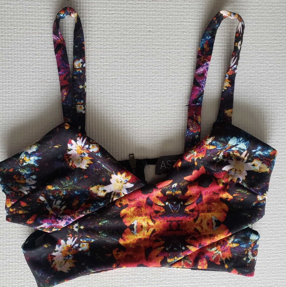ASTR wrap style peekaboo side crop top